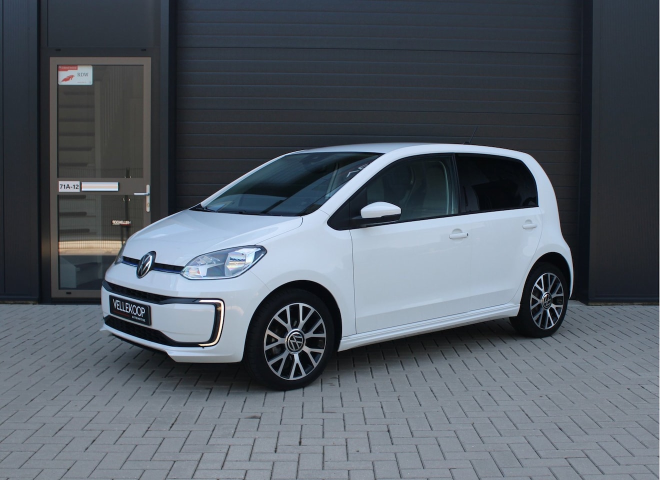 Volkswagen e-Up! - Style Plus | Cruise Control | Stoelverwarming | Camera | PDC | Airco | 95% SOH | DAB | Eer - AutoWereld.nl
