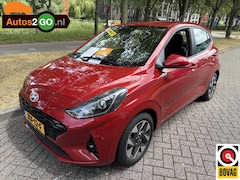 Hyundai i10 - 1.2i Automaat I Navi I AppleCarplay Android-Auto I Parkeersensoren I lane dept. I rijklaar