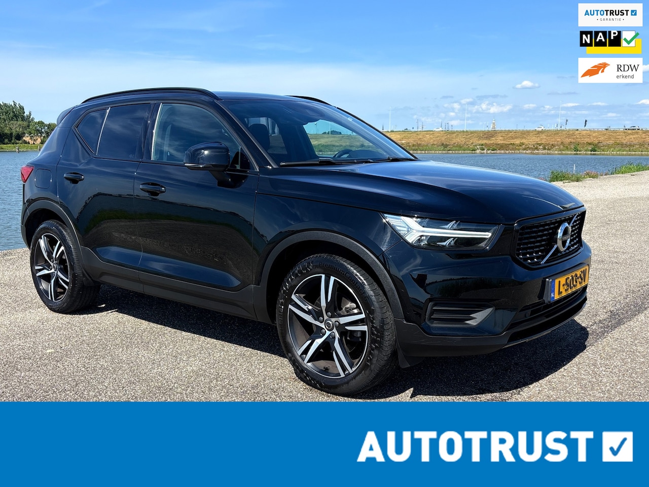 Volvo XC40 - 1.5 T2 R-Design/Cam/Ecc/Zeer nette/Keyless - AutoWereld.nl