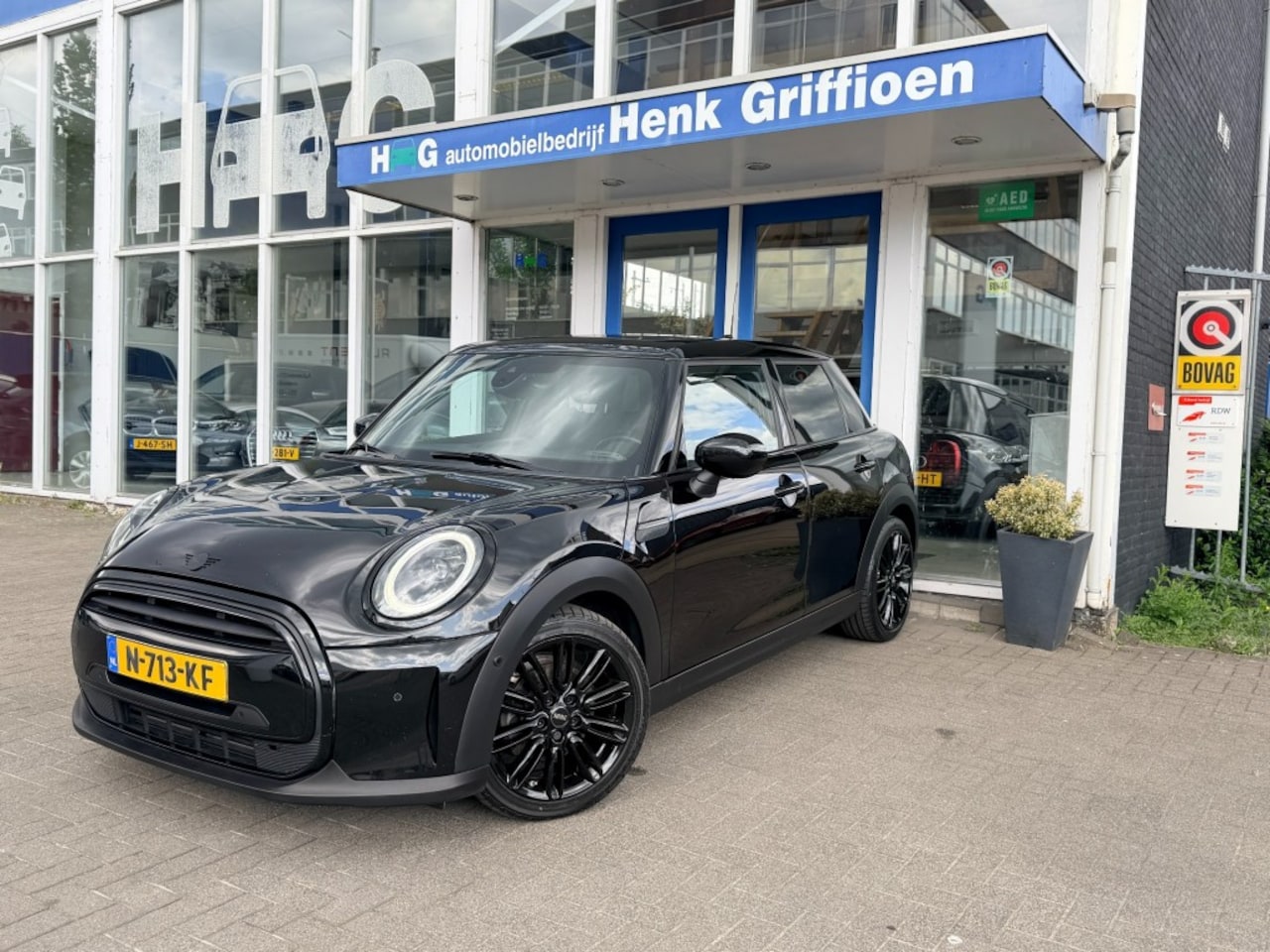 MINI Cooper - 1.5 Cooper Business Edition I Panoramadak I LED I Carplay I Sportstoel - AutoWereld.nl