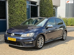 Volkswagen Golf - 1.4 TSI ACT Highline |R-Line| |DSG| |Keyless| |Pano| |Xenon||Carplay|