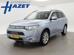 Mitsubishi Outlander - 2.0 PHEV 4WD AUT. INSTYLE+ TREKHAAK | SCHUIFDAK | LEDER | STOELVERW. | CAMERA | 18 INCH