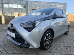 Toyota Aygo - 1.0 VVT-i x-play limited | Apple Carplay | Achteruitrij Camera | Dealeronderhouden |
