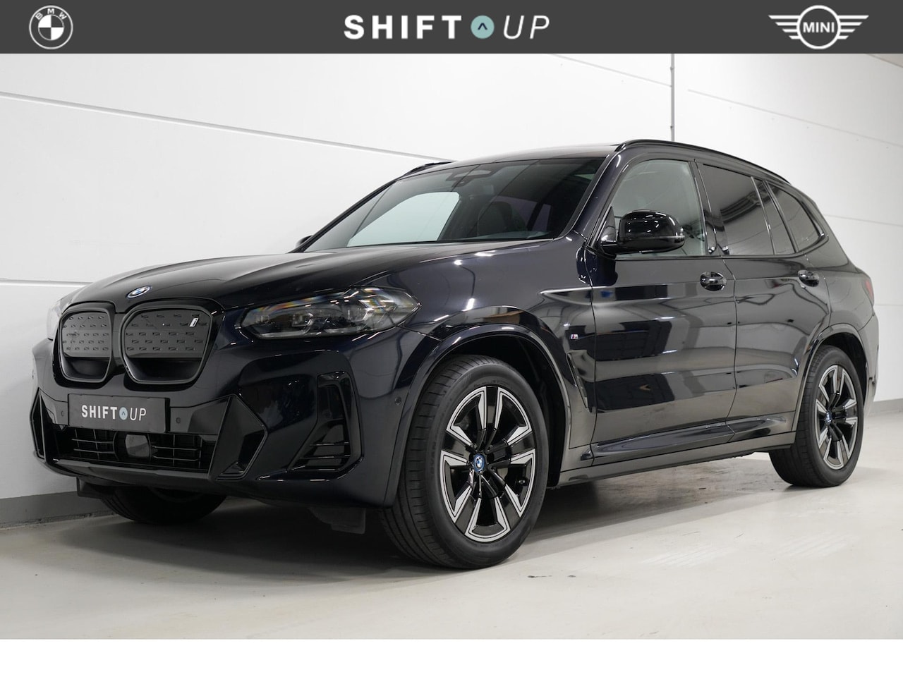 BMW iX3 - 80 kWh M-Sport | Panoramadak | Elektr. Trekhaak | Driving Assistant Professional - AutoWereld.nl