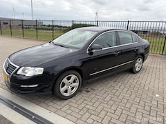 Volkswagen Passat - 2.0 FSI Highline Business