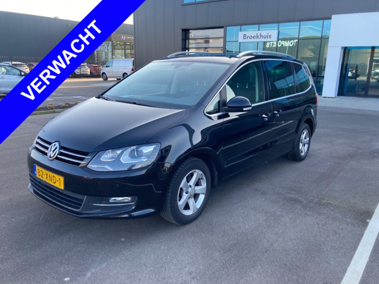 Volkswagen Sharan - 2.0 TSI Highline 7p Trekhaak 200PK Pano Cruise Control - AutoWereld.nl