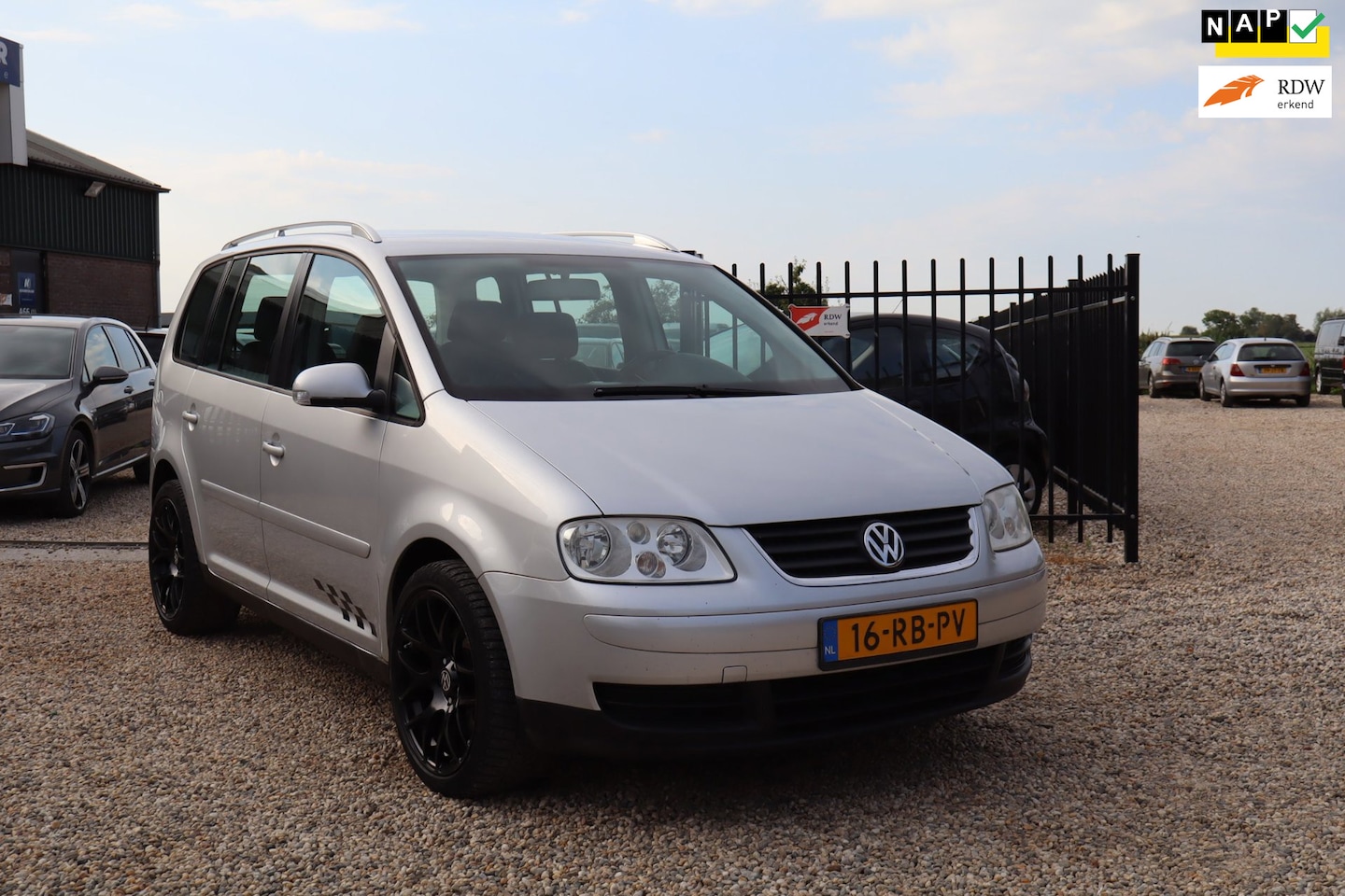 Volkswagen Touran - 1.6-16V FSI Trendline TREKHAAK - AutoWereld.nl