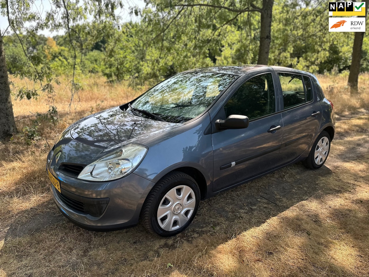 Renault Clio - 1.2-16V Expression APK 04-01-2027 - AutoWereld.nl