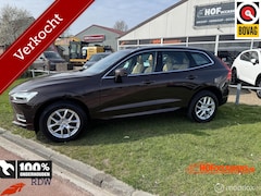 Volvo XC60 - 2.0 T8 Twin Engine AWD Momentum PANO/LEDER/TREKHAAK