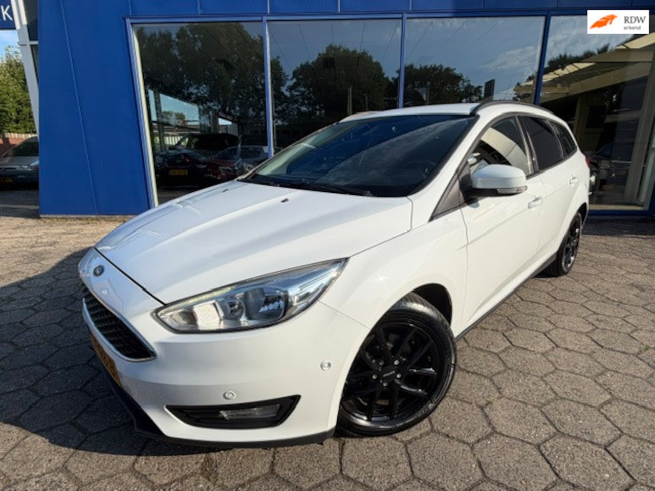 Ford Focus Wagon - 1.0 Trend AUTOMAAT - Navi - Clima - AutoWereld.nl