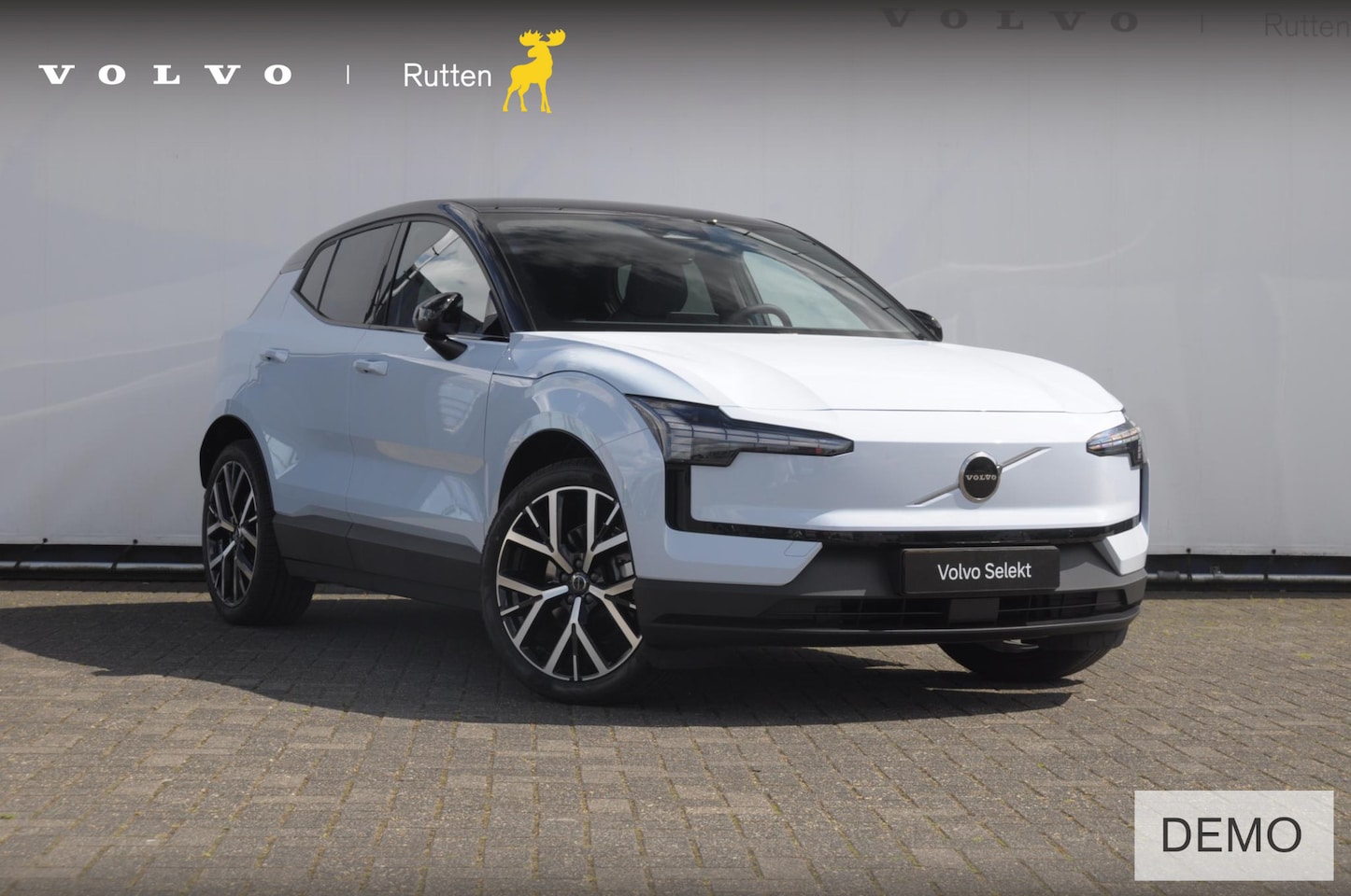 Volvo EX30 - Single Motor Extended Range Plus Europa 69 kWh / Elektrische stoelen / Adaptieve cruise co - AutoWereld.nl