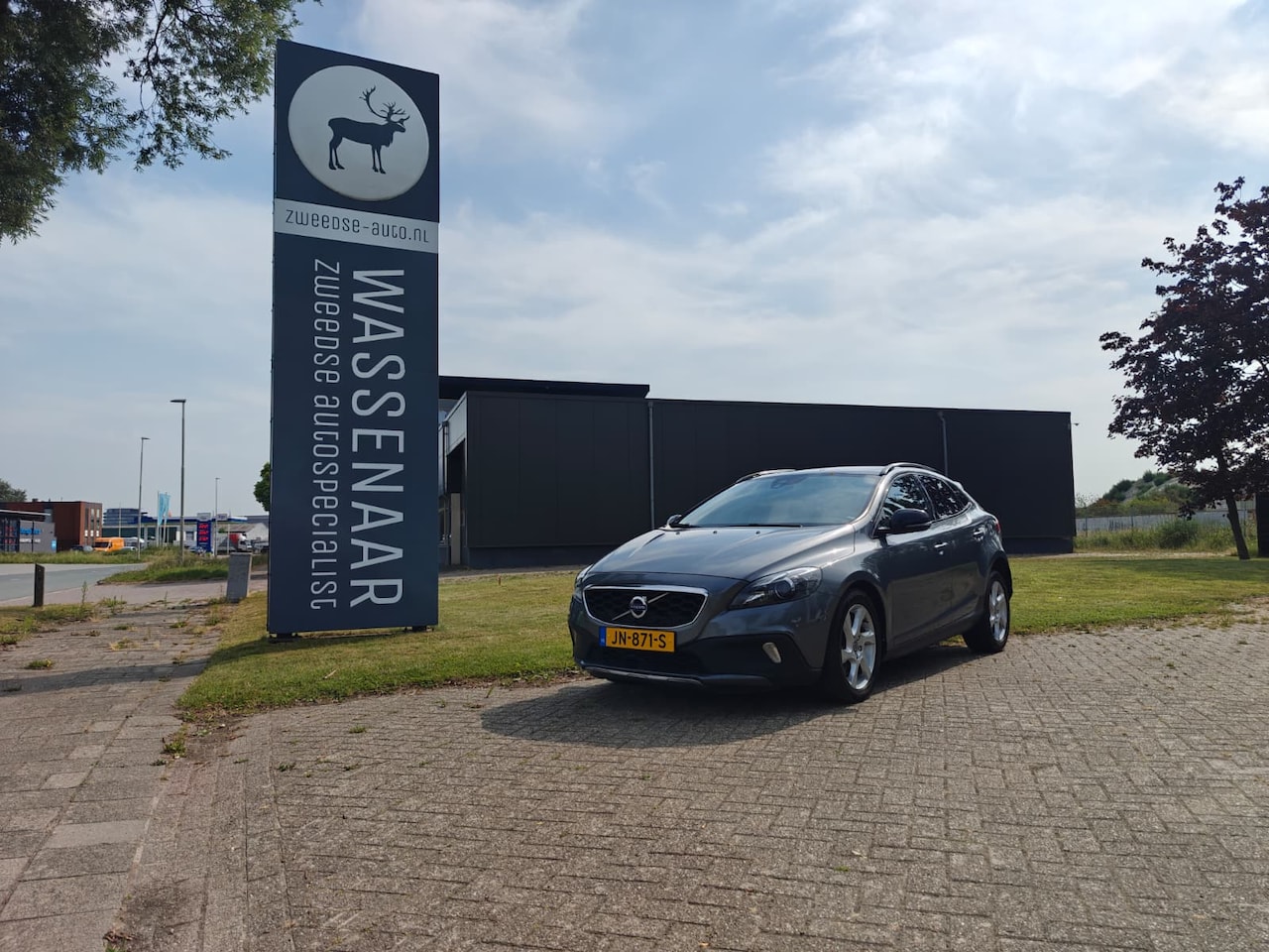 Volvo V40 Cross Country - T3 Summum Automaat | Rijklaarprijs | Trekhaak | Pano dak | - AutoWereld.nl