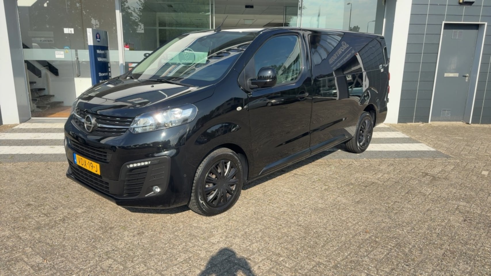Opel Vivaro - 2.0 CDTI L2H1 Innov. - AutoWereld.nl