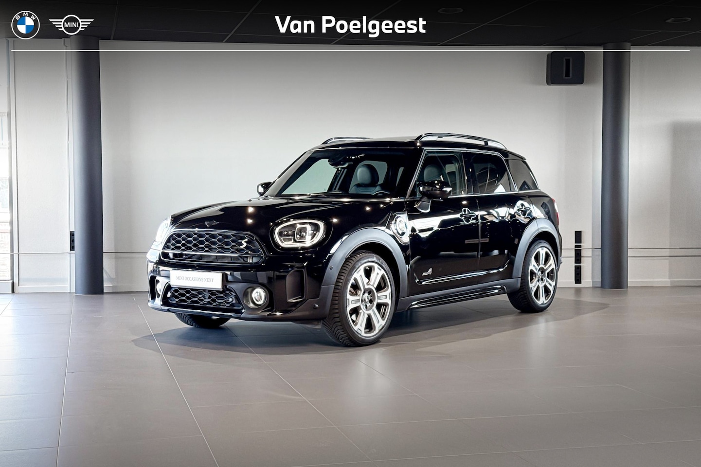 MINI Countryman - 1.5 Cooper S E ALL4 | Glazen Panoramadak | Comfort Access | Stoelverwarming | Achteruitrij - AutoWereld.nl