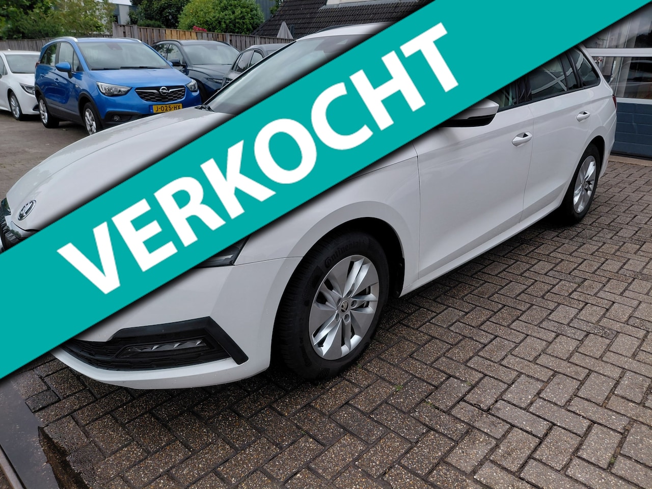 Skoda Octavia Combi - 1.0 e-TSI Business Edition 1.0 e-TSI Business Edition - AutoWereld.nl