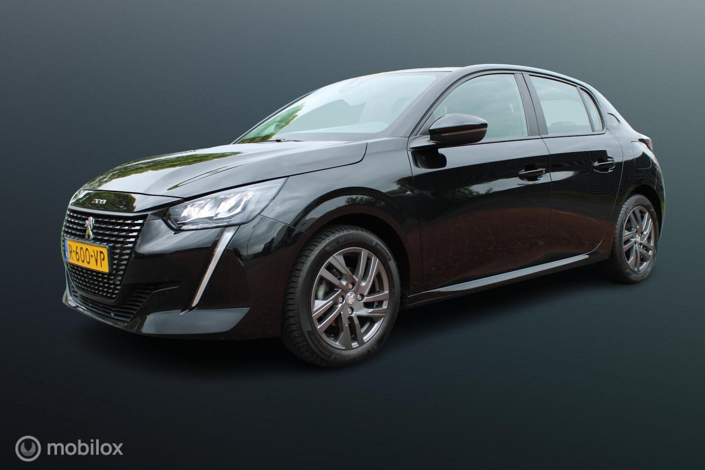 Peugeot 208 - 1.2 PureTech Active Pack 1.2 PureTech Active Pack, Pdc, App connect, Navi, Airco, 16 Inch Lmv. - AutoWereld.nl