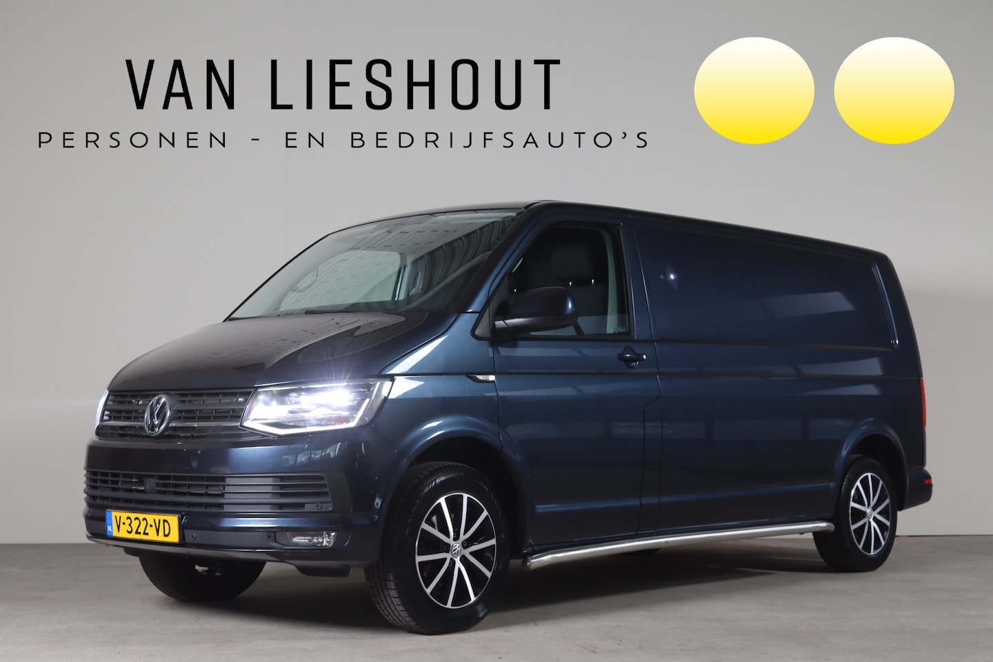 Volkswagen Transporter - 2.0 TDI L2H1 Highline - NL- Auto!! Camera I Adap Cruise I Apple - AutoWereld.nl