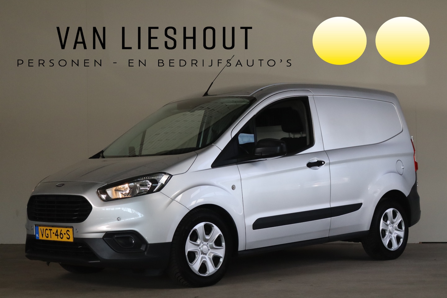 Ford Transit Courier - 1.5 TDCI Trend Duratorq S&S NL-Auto!! Navigatie I PDC - AutoWereld.nl
