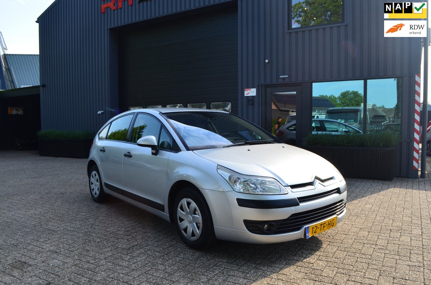 Citroën C4 - 1.6-16V Ligne Prestige | Automaat | Clima | Trekhaak - AutoWereld.nl
