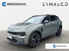 Lynk & Co 01 - 1.5 More | 360 Camera | Panoramadak | Stuur-en stoelverwarming | Premium audio |