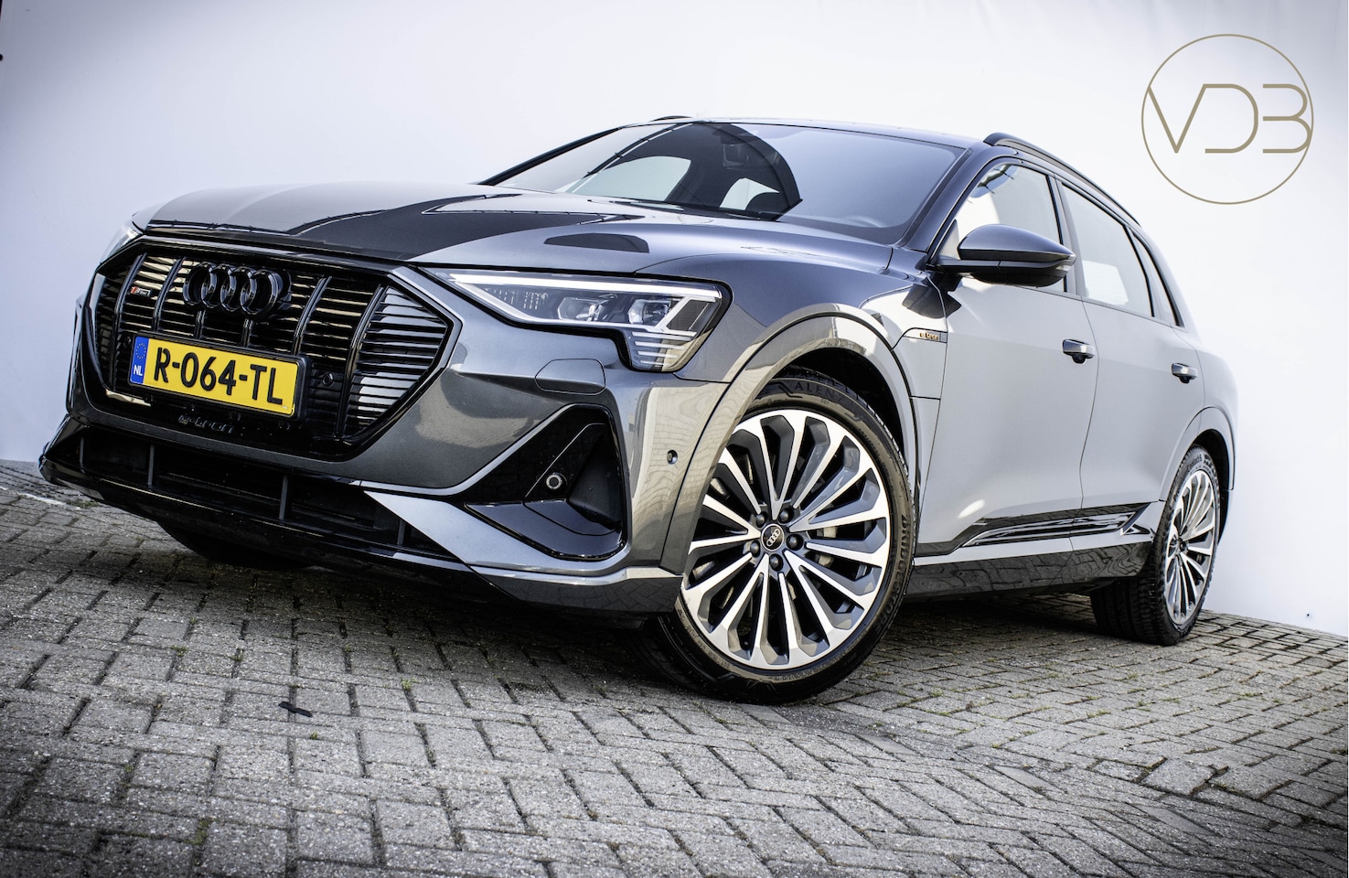 Audi e-tron - 55 SOH 91.5% S-Line 95 kWh BTW 1e Eigenaar Origineel NL - AutoWereld.nl