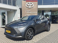 Toyota C-HR - 220 PLUG-IN HYBRID DYNAMIC NL-AUTO 1E EIGENAAR STOEL/STUURVERW NAVI PARK-SENSOREN BLIND-SP