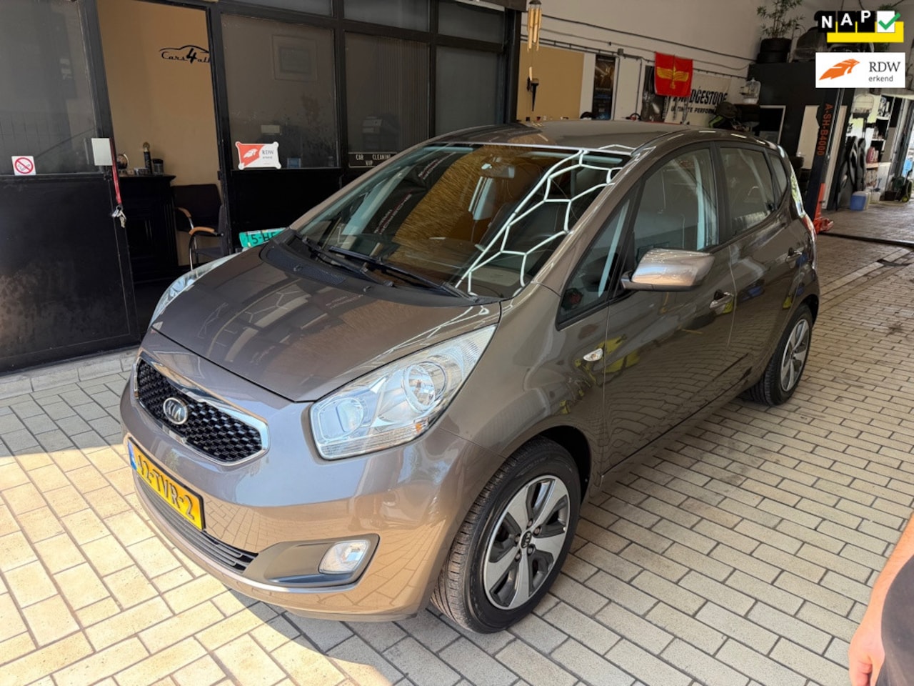 Kia Venga - 1.4 CVVT Plus Pack 1.4 CVVT Plus Pack - AutoWereld.nl