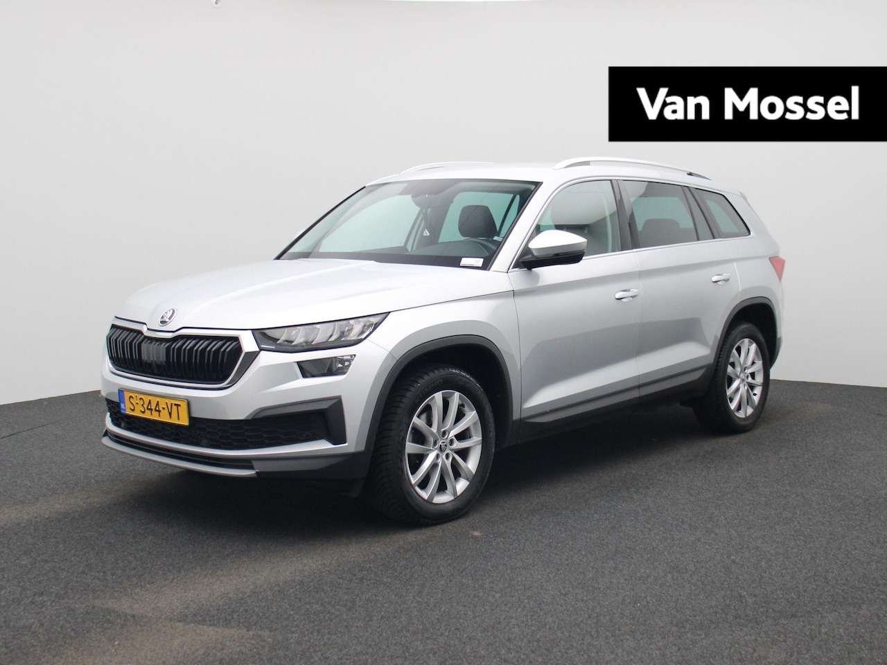 Skoda Kodiaq - 1.5 TSI Business Edition | Automaat | Navigatie | Apple Carplay / Android Auto | DAB | Cam - AutoWereld.nl