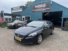 Volvo V40 - 2.0 D4 Summum