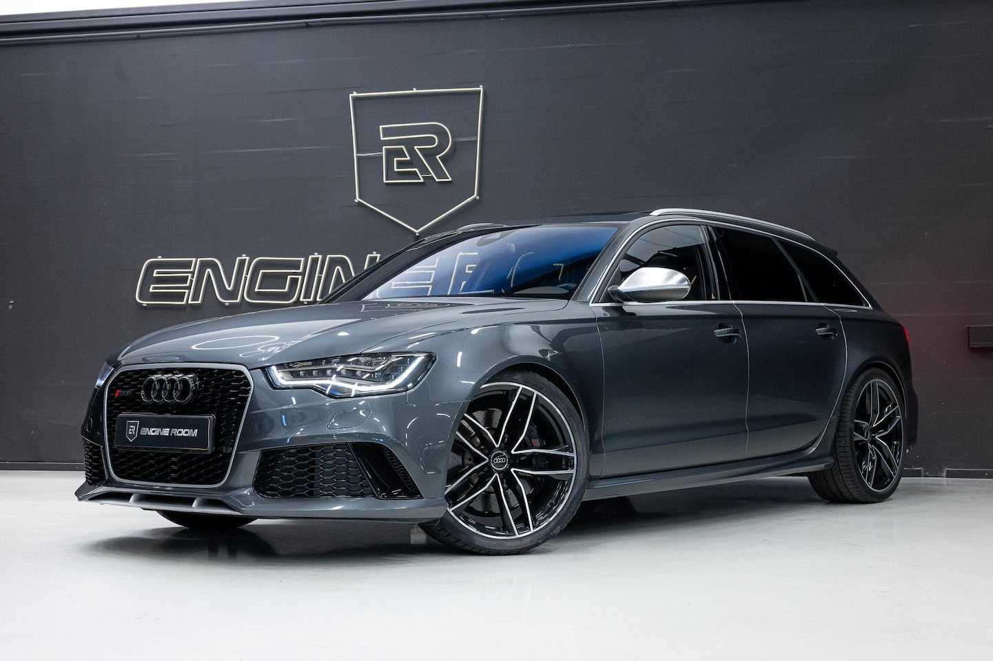 Audi RS6 - 4.0 TFSI RS 6 quattro Pro Line Plus Milltek | CARBON | Panorama | B&O | Parkeerhulp | Spor - AutoWereld.nl