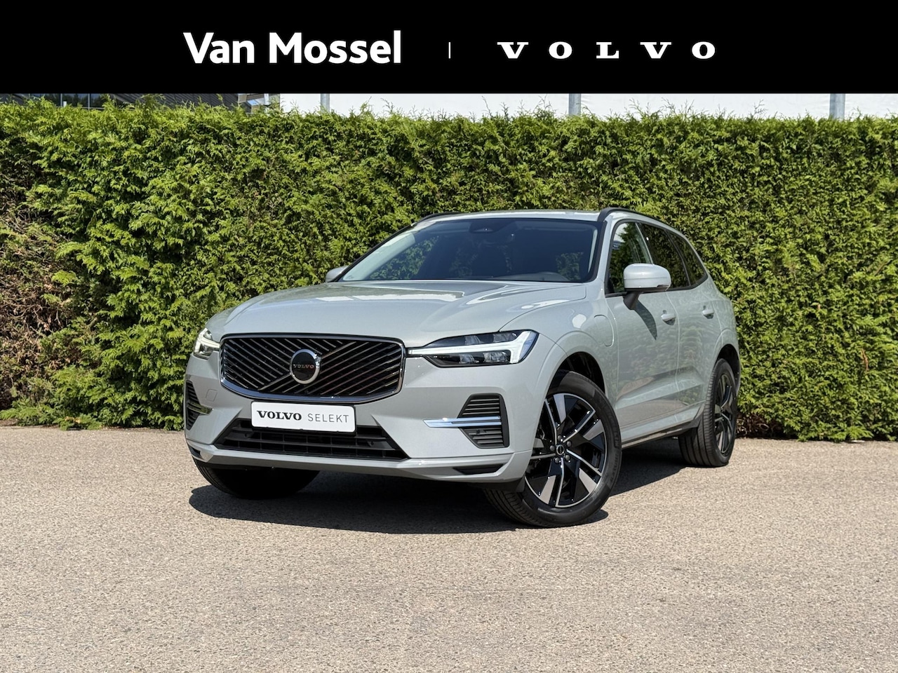 Volvo XC60 - T6 Plug-in hybrid AWD Essential Trekhaak - AutoWereld.nl