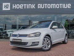 Volkswagen Golf - 1.2 TSI Connected Series | Pano | R-Line stoelen | Volledig onderhouden
