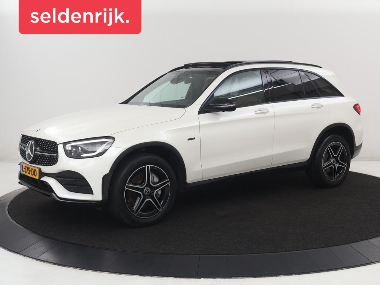 Mercedes-Benz GLC-klasse - 300e 4MATIC Business Solution AMG | Panoramadak | Leder | 360 camera | Cruise control | Ca - AutoWereld.nl