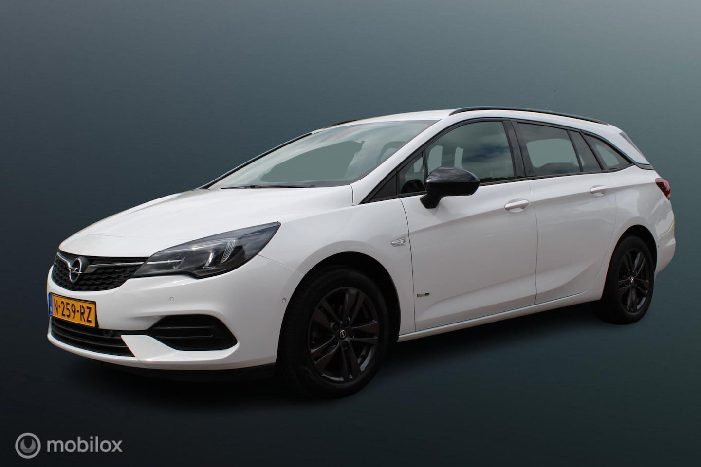 Opel Astra Sports Tourer - 1.2 Design & Tech 1.2 Design & Tech, Camera, Voor + achter Pdc, App connect, Clima, Dode hoek Detectie, Navi - AutoWereld.nl