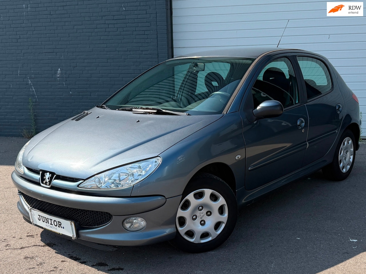 Peugeot 206 - 1.4 Air-line AIRCO/ELKPAKKET/5DEURS/NAP/APK - AutoWereld.nl