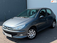 Peugeot 206 - 1.4 Air-line AIRCO/ELKPAKKET/5DEURS/NAP/APK