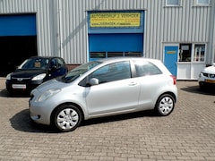 Toyota Yaris - 1.0 VVTi