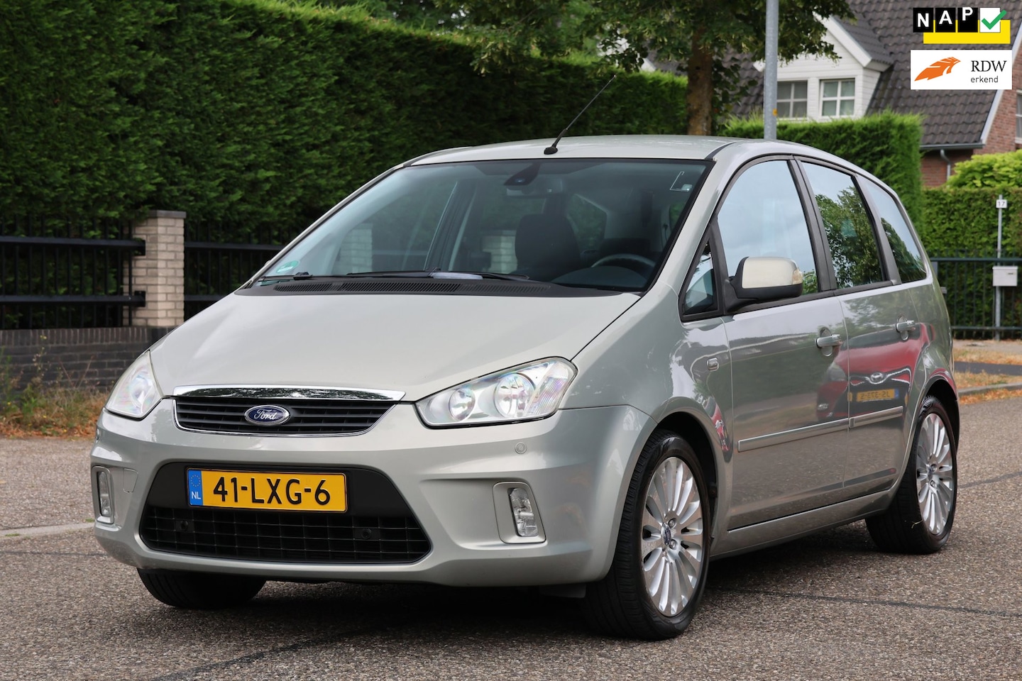 Ford C-Max - 2.0-16V Limited | AUTOMAAT | AIRCO | NAVI | TREKHAAK | NAP | MOOIE GOED ONDERHOUDEN AUTO | - AutoWereld.nl