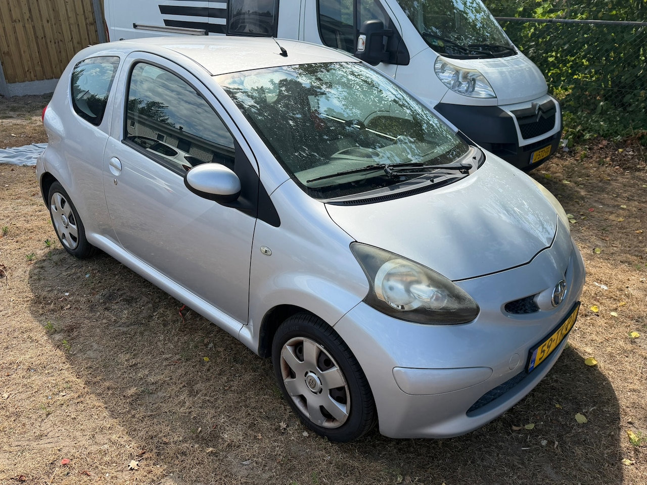 Toyota Aygo - 1.0-12V Comfort NL AUTO NAP! 1e EIGENAAR! GEEN IMPORT! Elek pakket l Carplay l Navi l DEAL - AutoWereld.nl