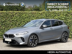 BMW 1-serie - M135 xDrive | Frozen Pure Grey | Panorama | Harman/Kardon | 19'' | Elek. Stoelverst. | Cam