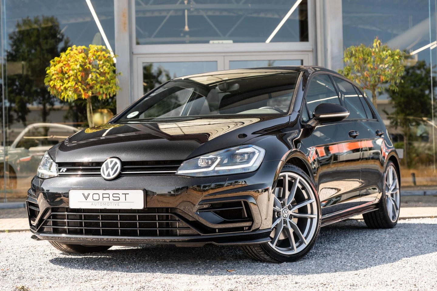 Volkswagen Golf - 2.0 TSI 4Motion R Pano Dynaudio DSG Keyless - AutoWereld.nl