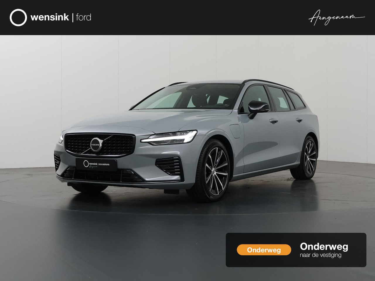 Volvo V60 - 2.0 T8 Plug-in hybrid AWD Plus Dark | Ele.verstelbare stoelen + Geheugen | Navigatie | Cam - AutoWereld.nl