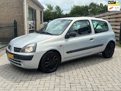 Renault Clio - 1.2 Chicane | 3drs | nieuwe apk keuring rijd en schakelt prima vakantiegeld koopje
