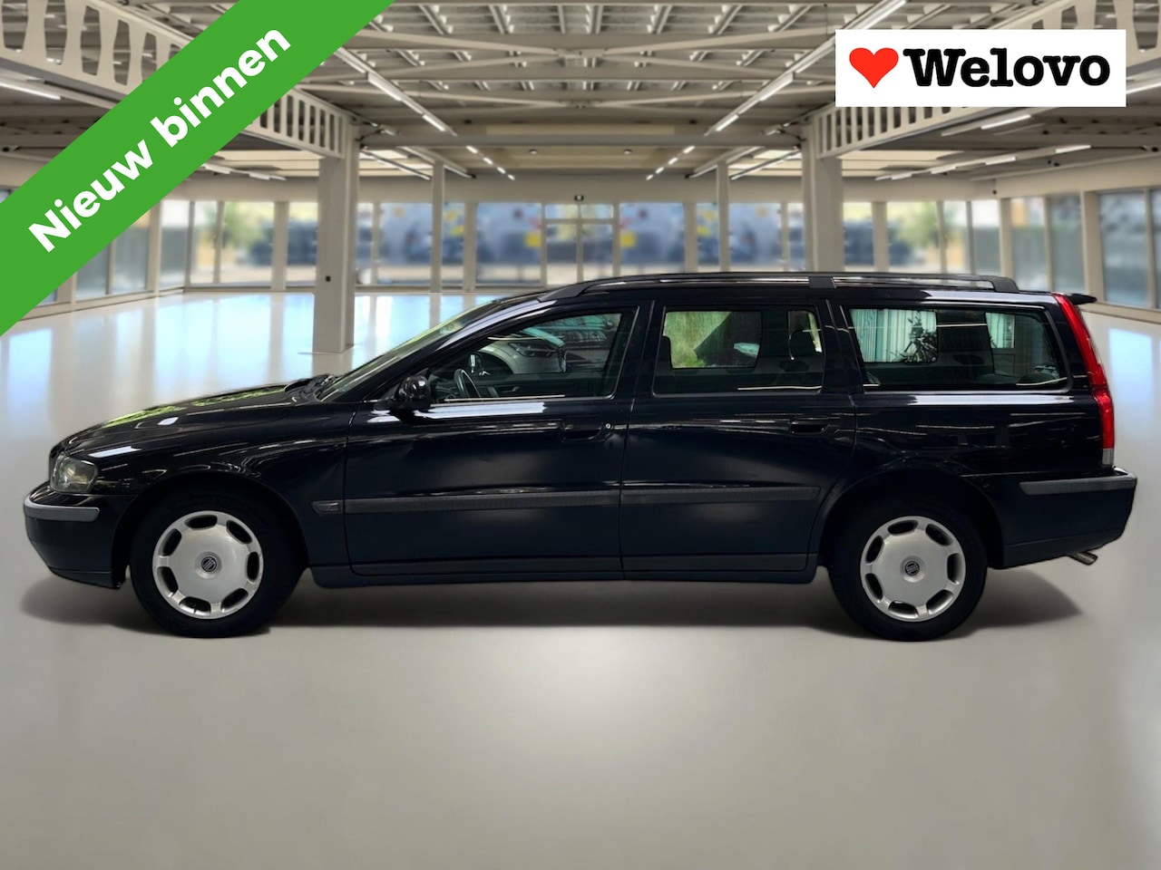 Volvo V70 - 2.4 Comfort Line lekkere koude airco, trekhaak... - AutoWereld.nl