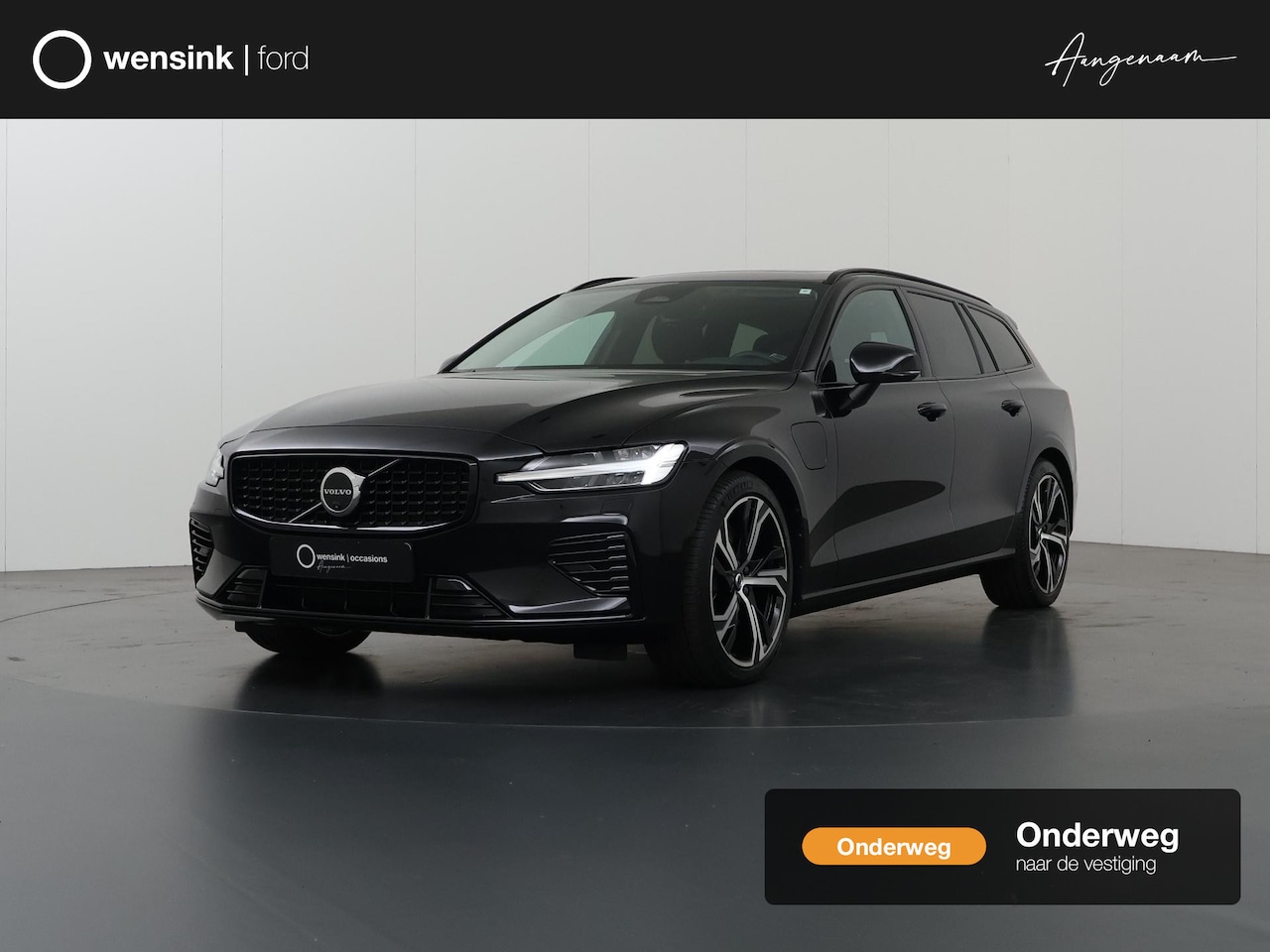 Volvo V60 - Plus Dark | Panoramadak | Lederen Interieur | Stoelverwarming voor + achter | Apple CarPla - AutoWereld.nl