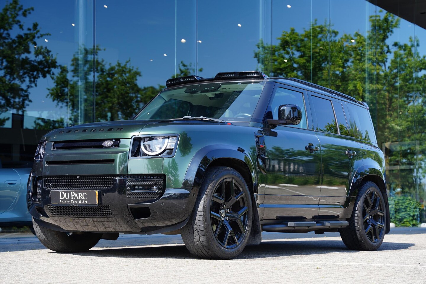 Land Rover Defender 110 - / FULL URBAN PACK / Meridian / Panoramadak - AutoWereld.nl