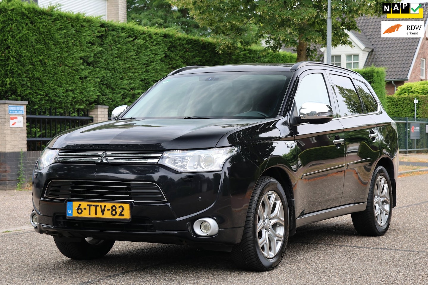 Mitsubishi Outlander - 2.0 PHEV instyle 2.0 PHEV instyle - AutoWereld.nl