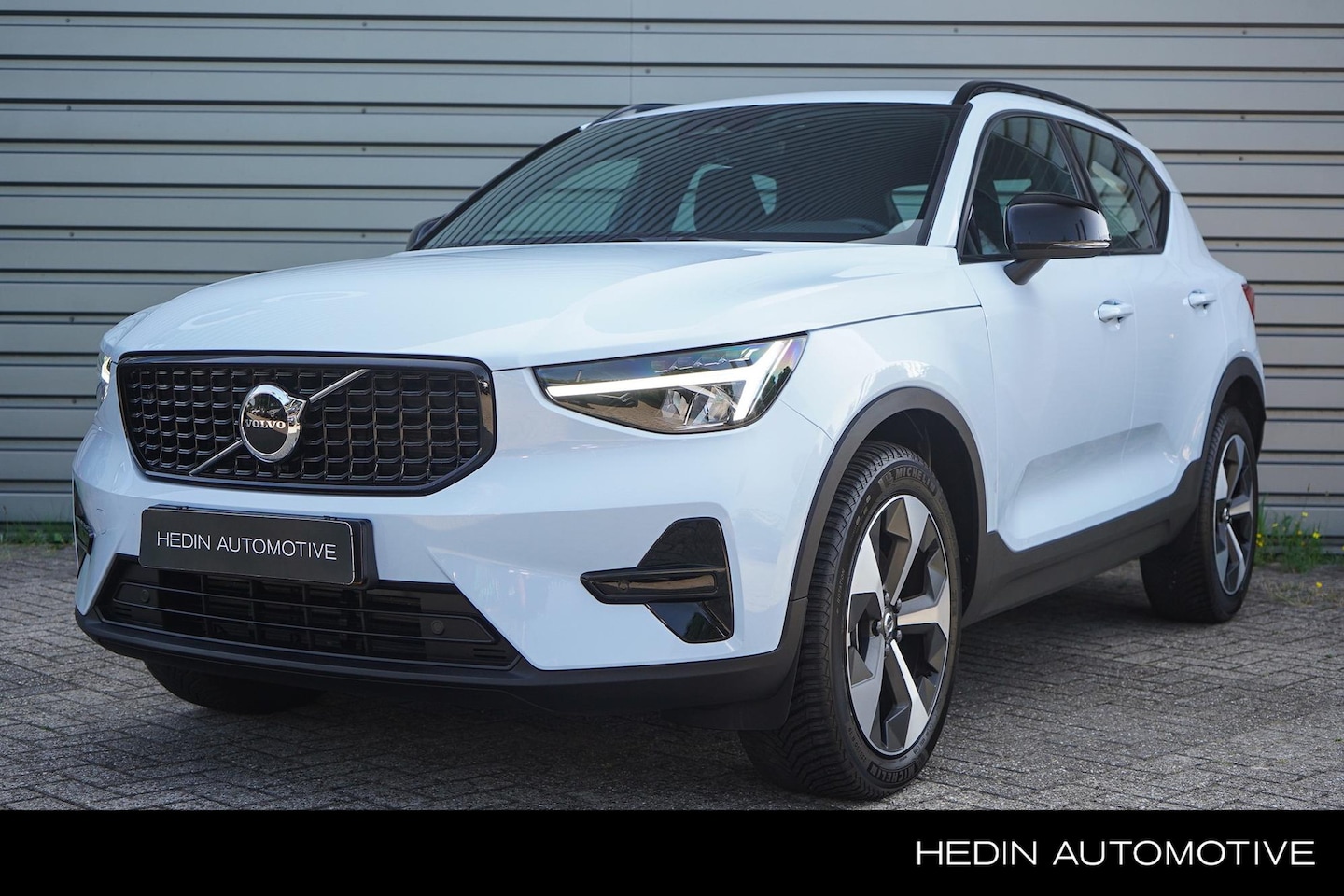 Volvo XC40 - 2.0 B4 Plus Dark | 2.000 kg trekgewicht | ALL Season banden |  Adaptieve Cruise Control | - AutoWereld.nl