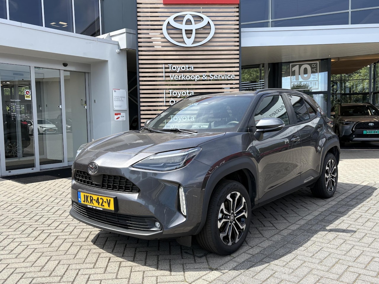Toyota Yaris Cross - HYBRID 115 FIRST EDITION APPLE/ANDROID 17"LM-VELGEN PRIVACYGLASS KEYLESS STOEL/VOORRUIT&ST - AutoWereld.nl