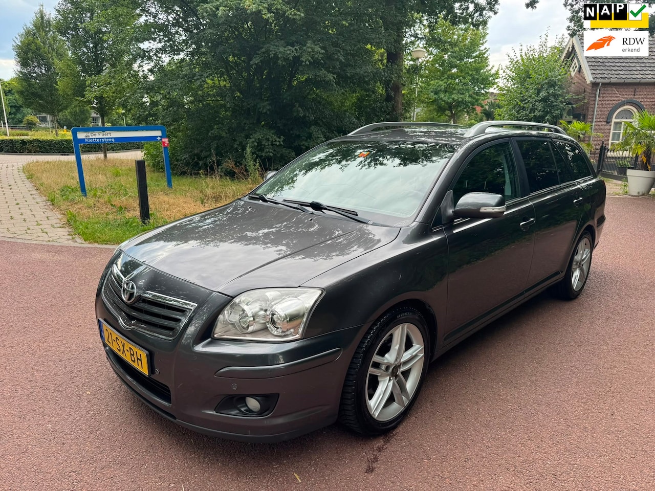 Toyota Avensis Wagon - 2.0 VVTi Executive / Navi / Leder / Airco / pdc / NAP - AutoWereld.nl